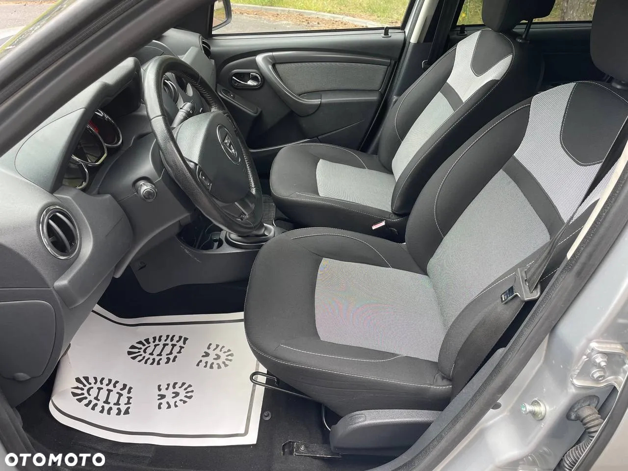 Dacia Duster 1.2 TCe Laureate - 12