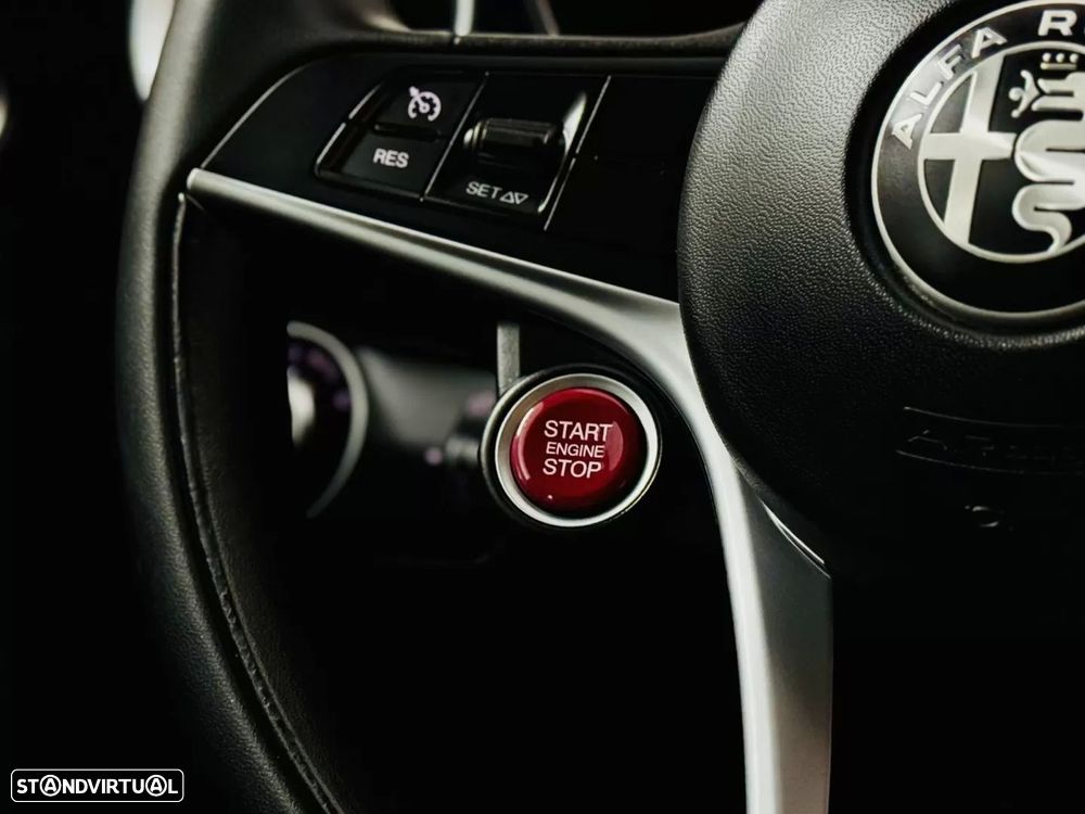 Alfa Romeo Giulia 2.2 D Super - 38