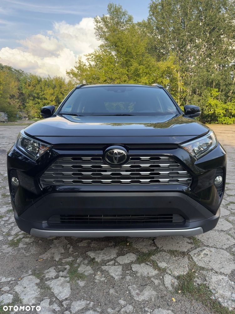 Toyota RAV4 - 1