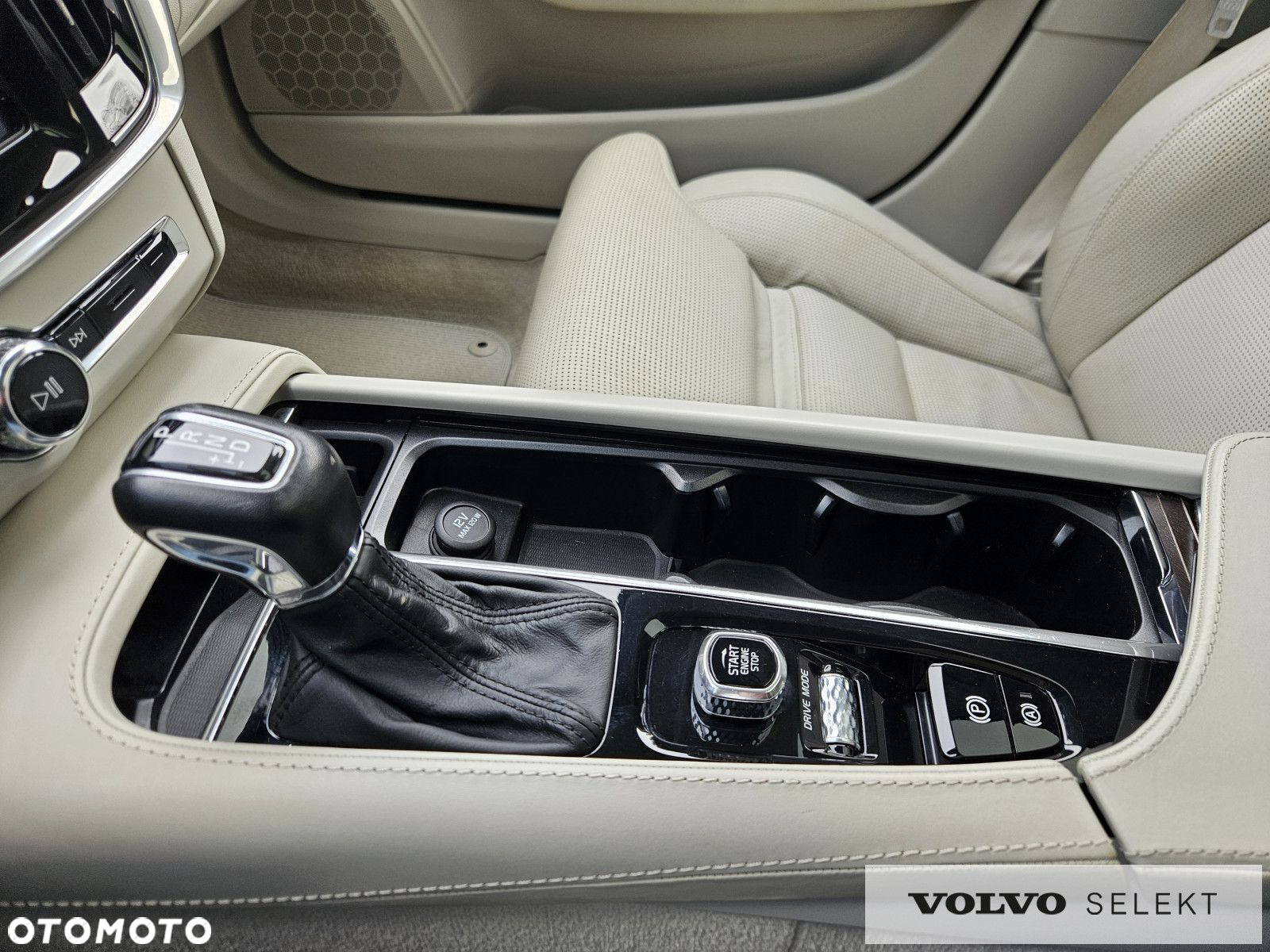 Volvo V90 Cross Country - 23