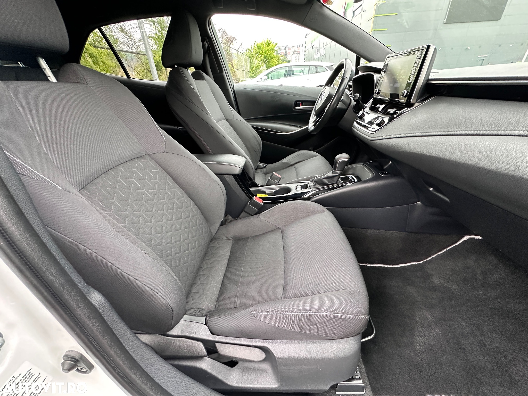 Toyota Corolla Sedan 1.8 HSD Dynamic - 36