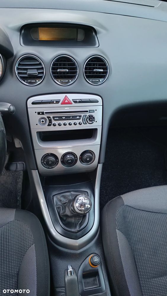Peugeot 308 HDi FAP 135 Platinum - 27