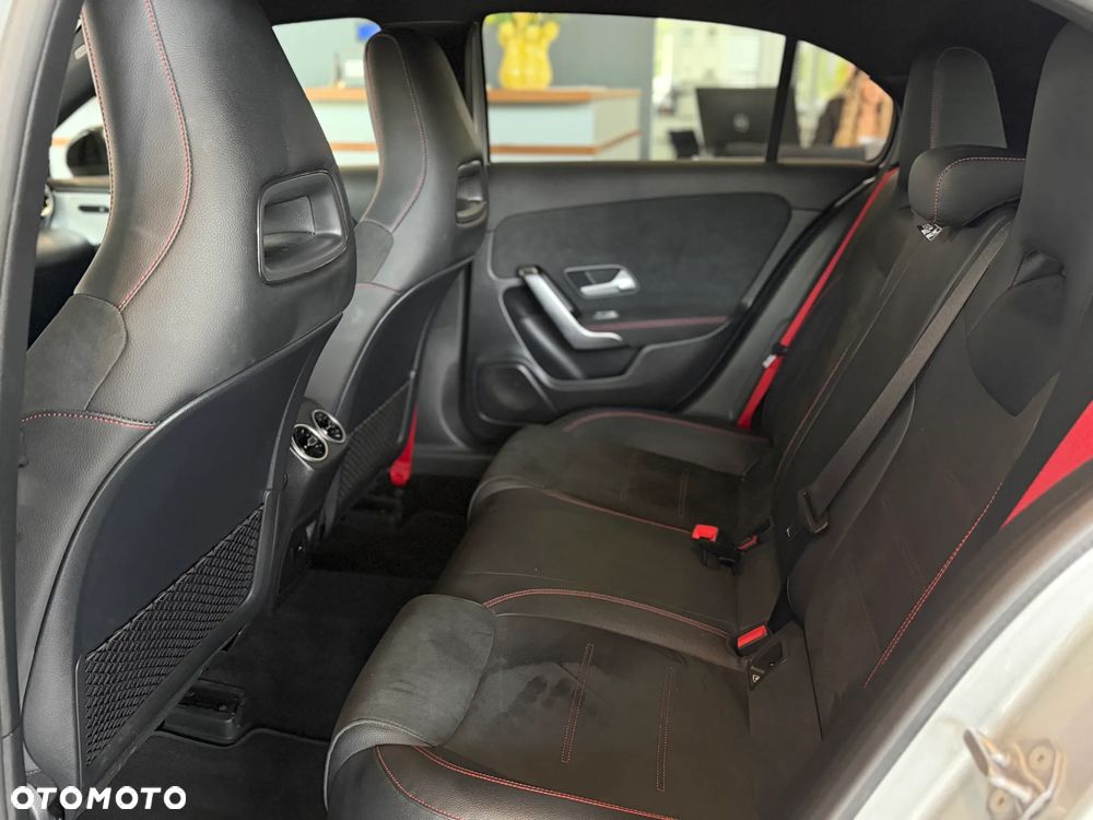 Mercedes-Benz Klasa A 35 AMG 4-Matic 7G-DCT - 6