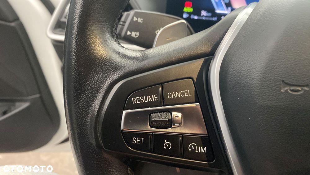 BMW Seria 3 320i xDrive sport - 23