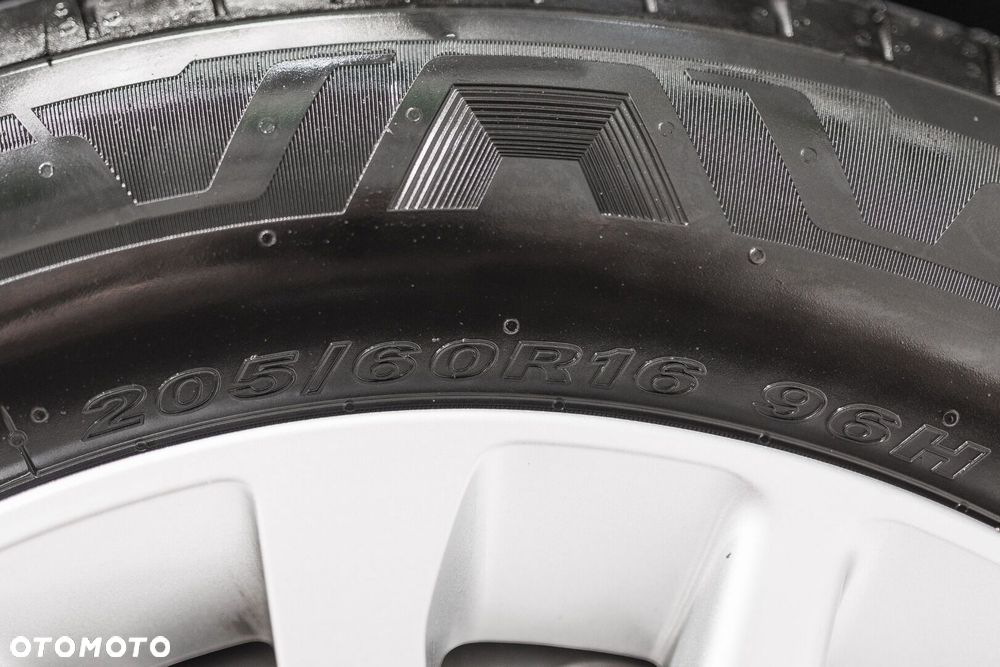 Toyota Proace City - 16