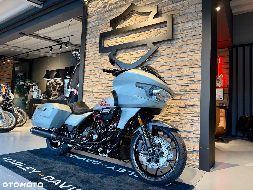 Harley-Davidson Touring Road Glide - 3