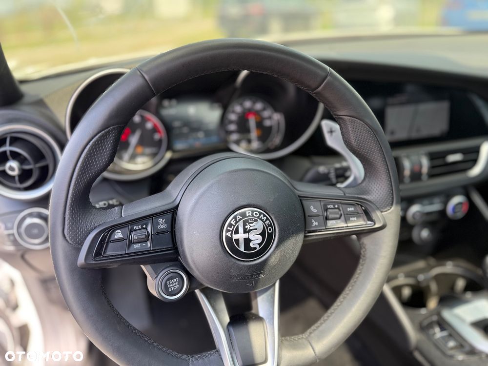 Alfa Romeo Giulia 2.0 Turbo Veloce - 18