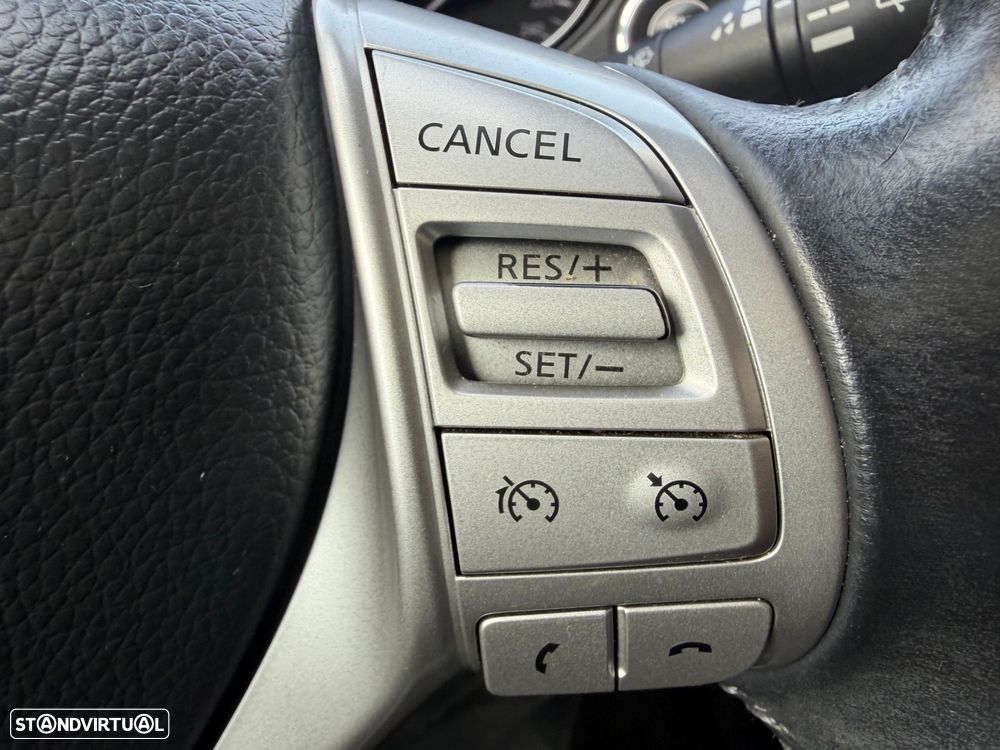 Nissan Qashqai 1.2 DIG-T N-Vision Xtronic - 32