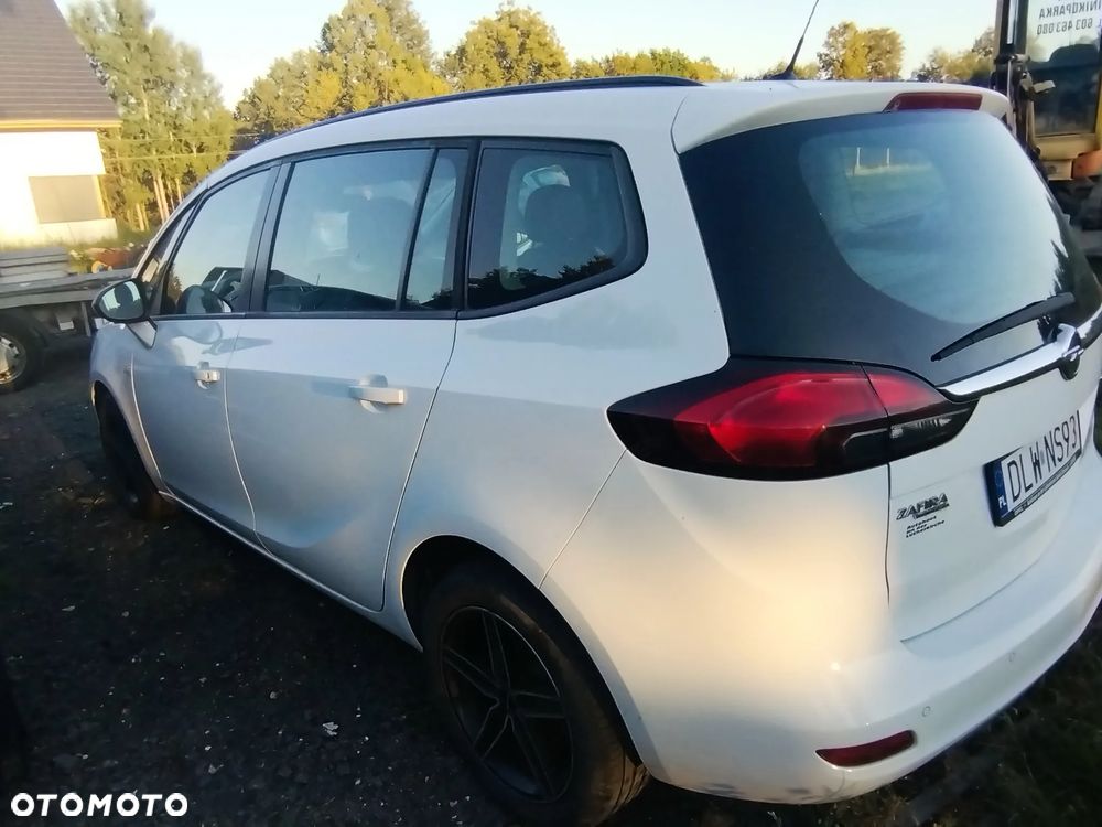 Opel Zafira - 10