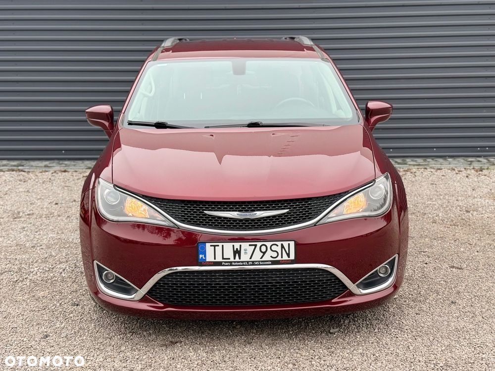 Chrysler Pacifica - 10