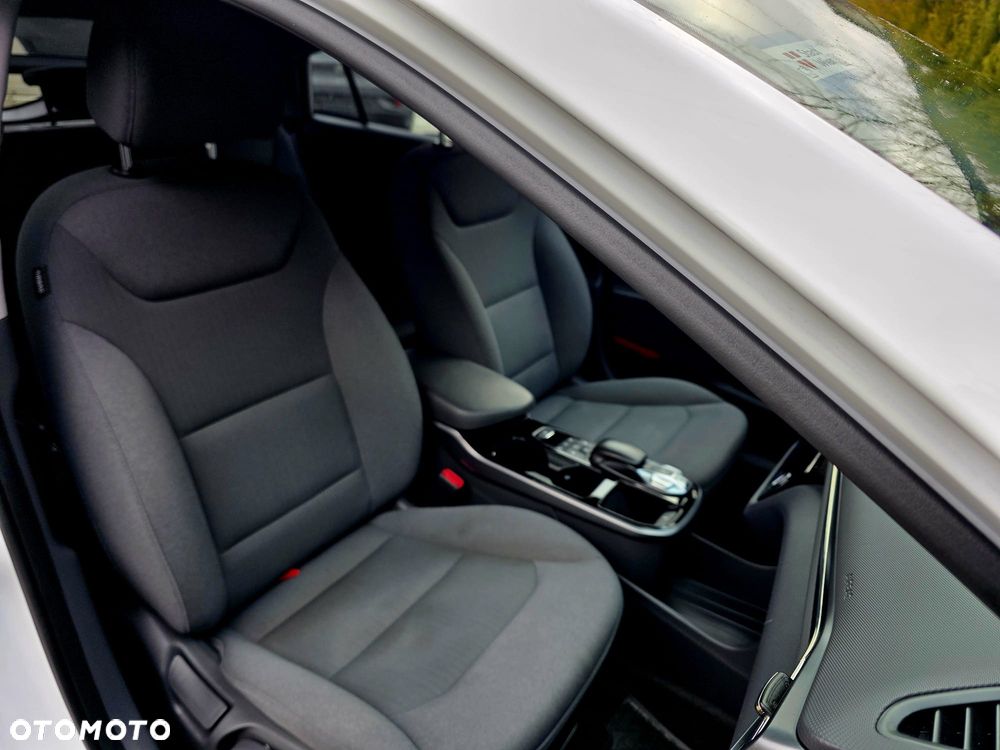 Hyundai IONIQ - 26