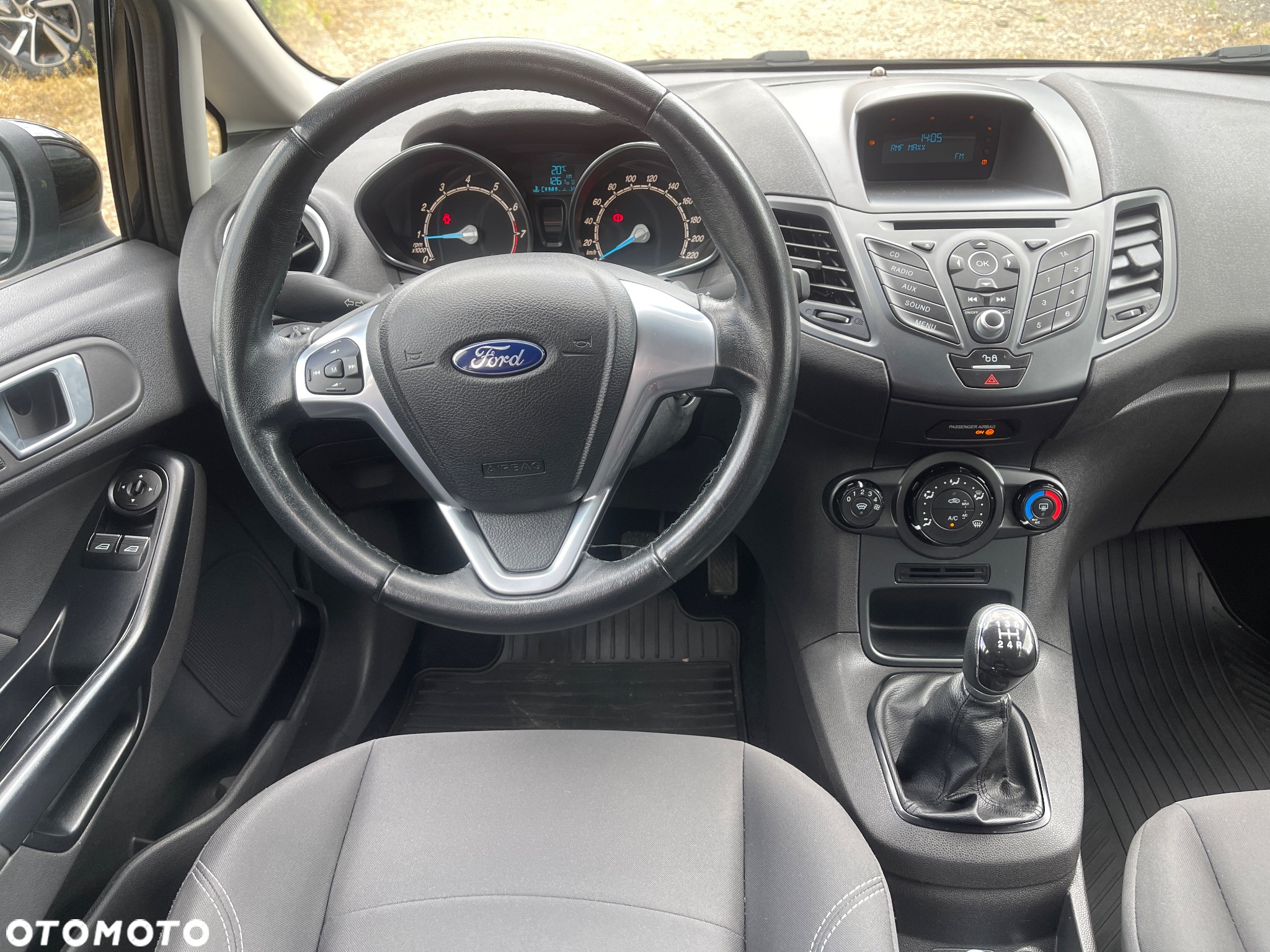 Ford Fiesta 1.0 EcoBoost Gold X - 23