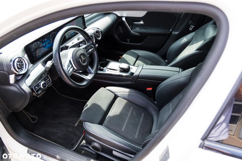 Mercedes-Benz Klasa A 180 Edycja specjalna 7G-DCT - 18