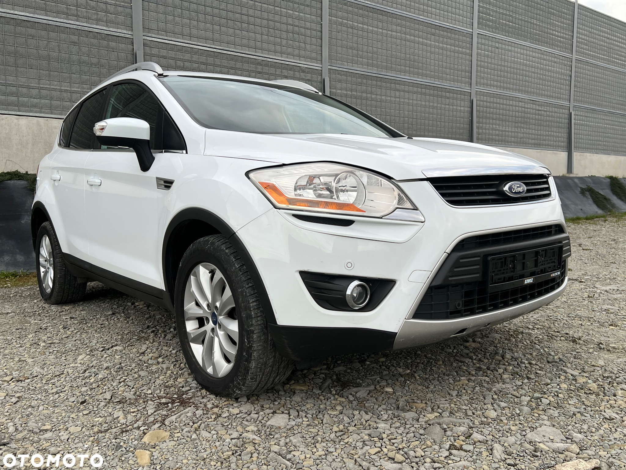 Ford Kuga 2.0 TDCi 4x4 Titanium - 2