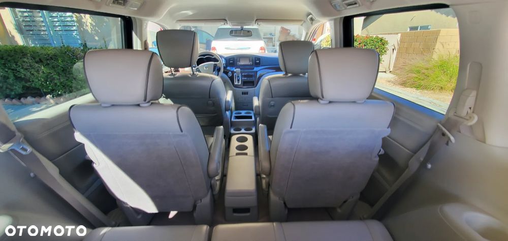 Nissan Quest - 8