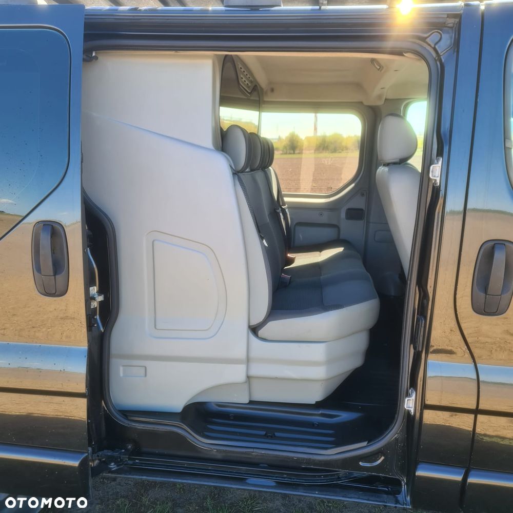 Opel VIVARO 6-OSOBOWY - 10
