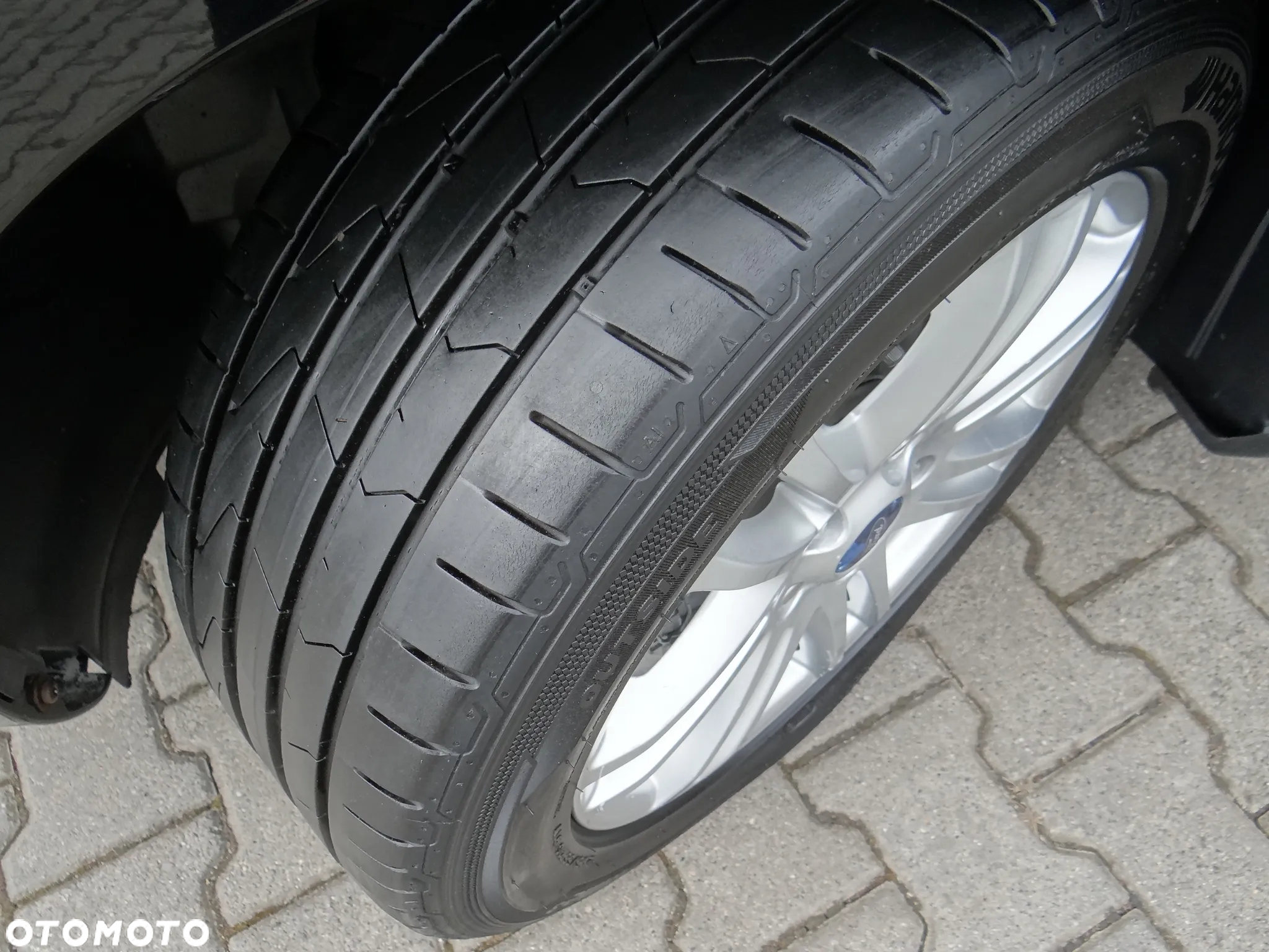 Ford Focus 1.8 Ghia - 10