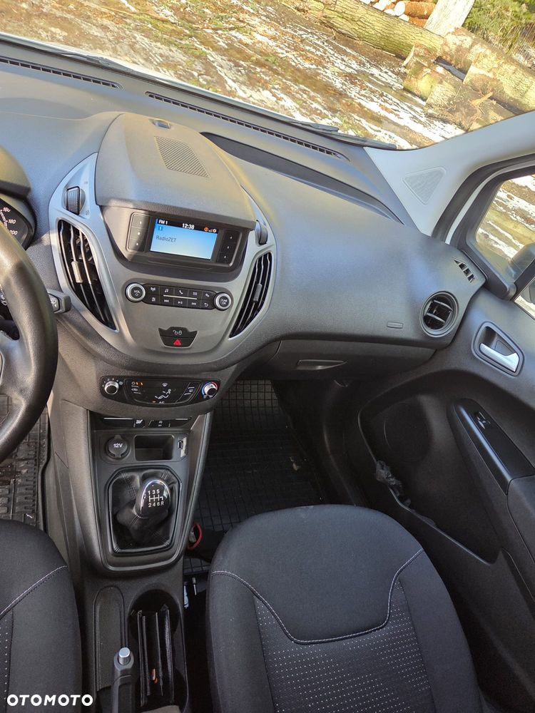 Ford Transit Courier - 9