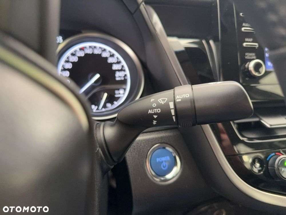 Toyota Camry - 24