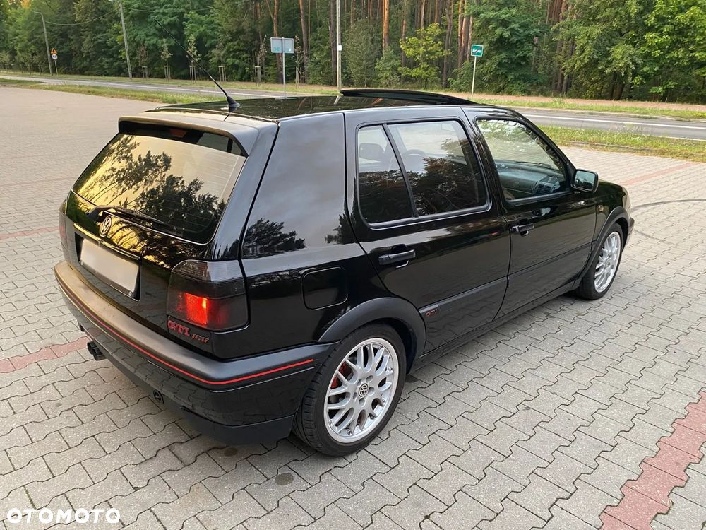 Volkswagen Golf 2.0 16V GTI - 1