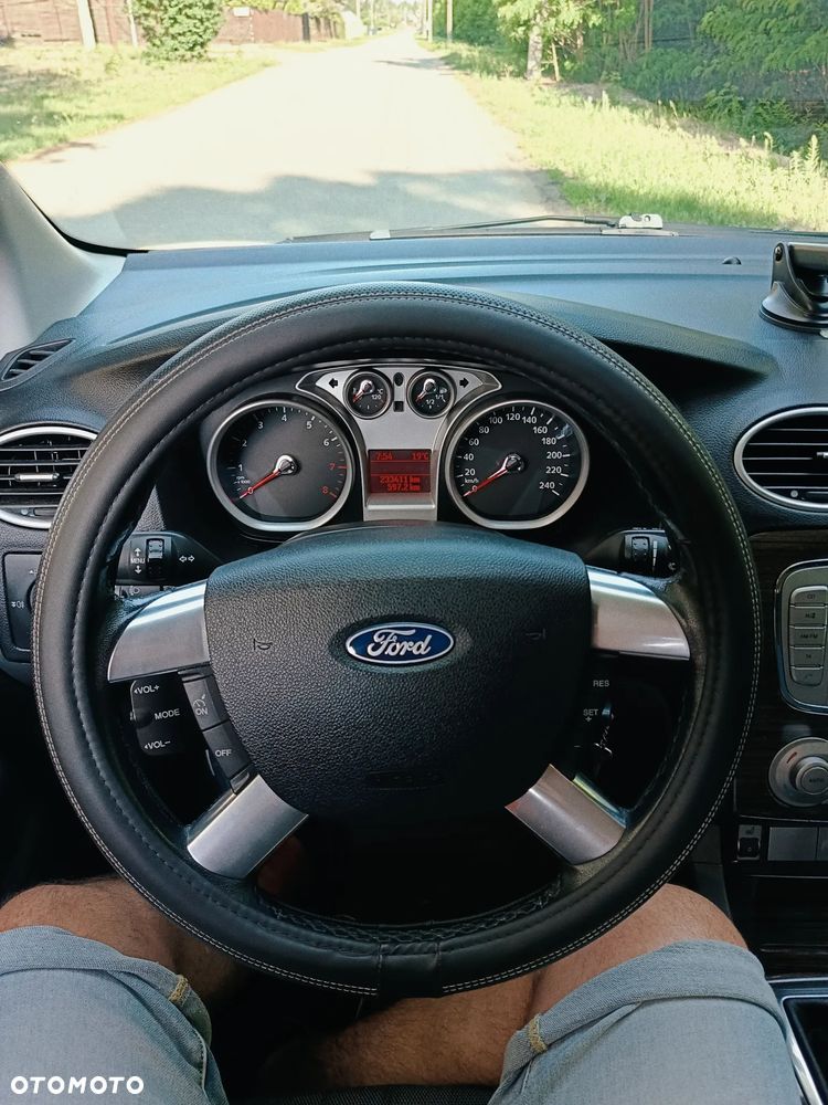 Ford Focus 1.6 16V Ghia - 16