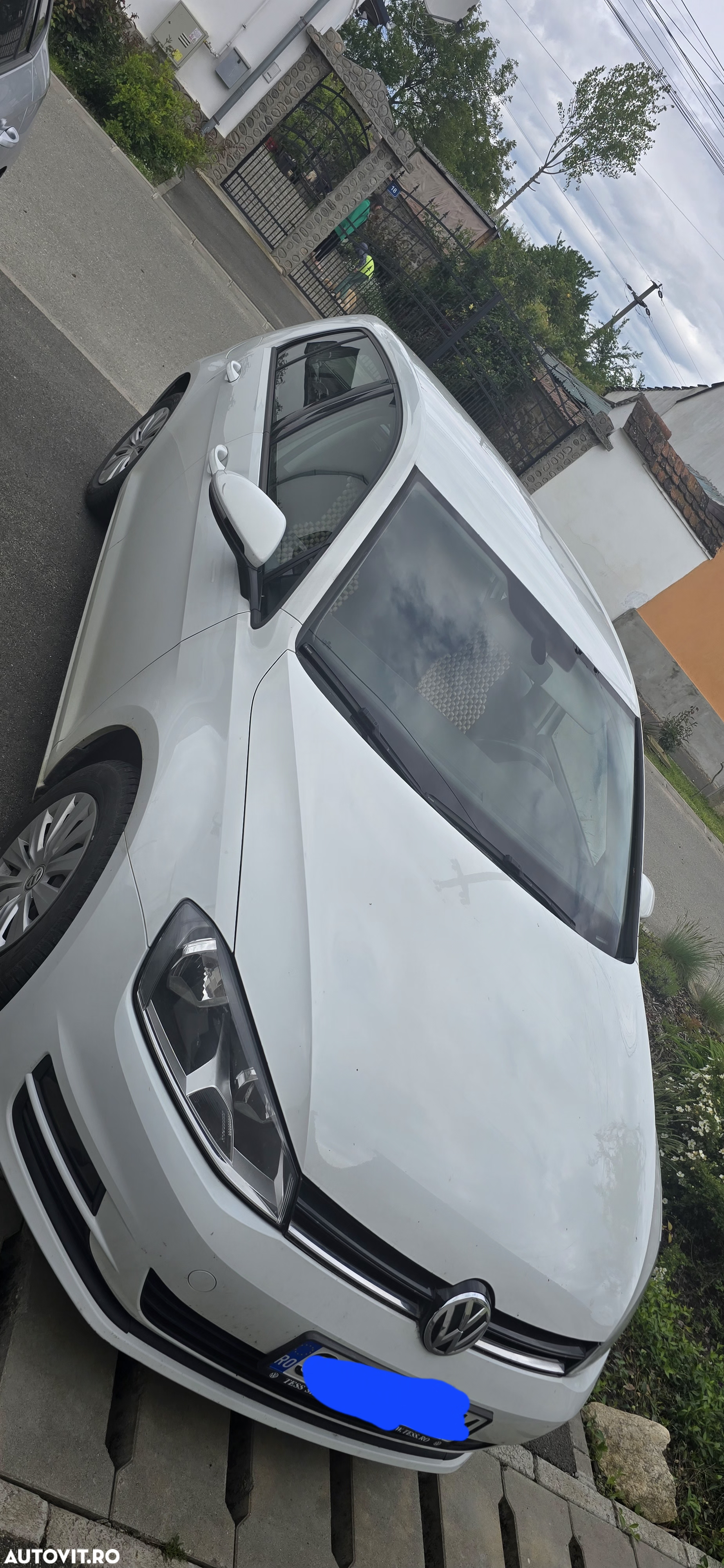 Volkswagen Golf - 2
