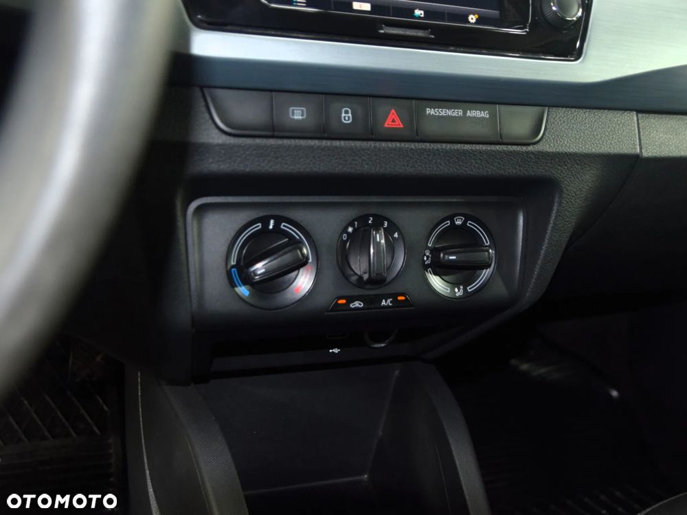 Skoda Fabia 1.0 Ambition - 23