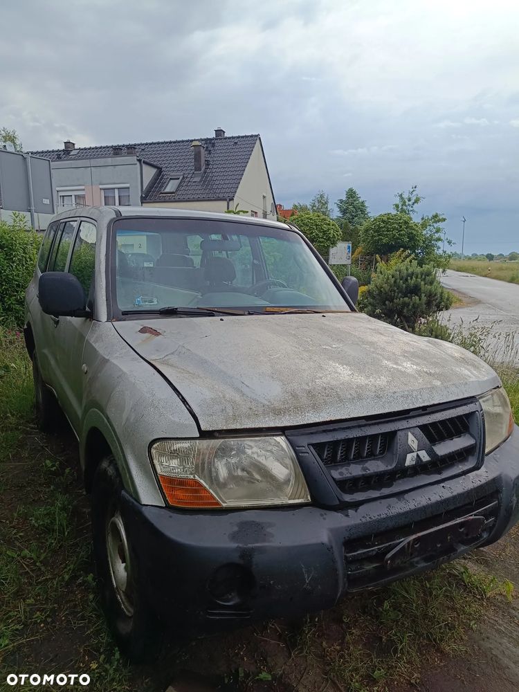 Mitsubishi Pajero - 2