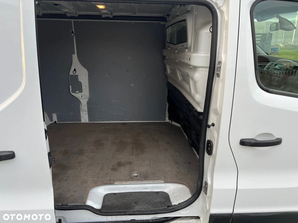 Opel Vivaro - 9