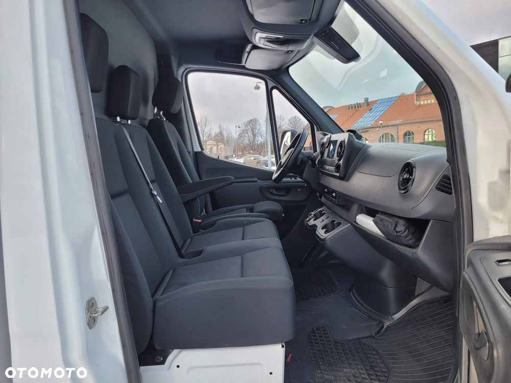 Mercedes-Benz Sprinter - 17