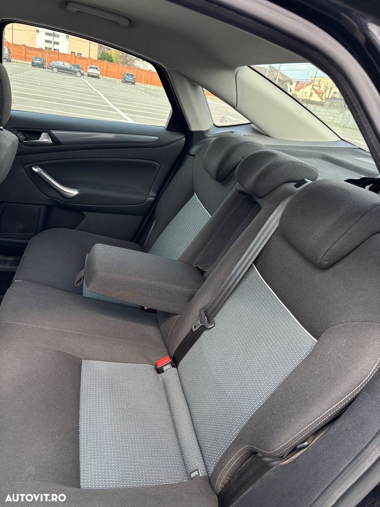 Ford Mondeo 1.6 TDCi ECOnetic - 10