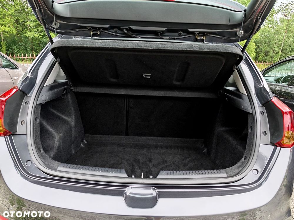 Kia Ceed - 34