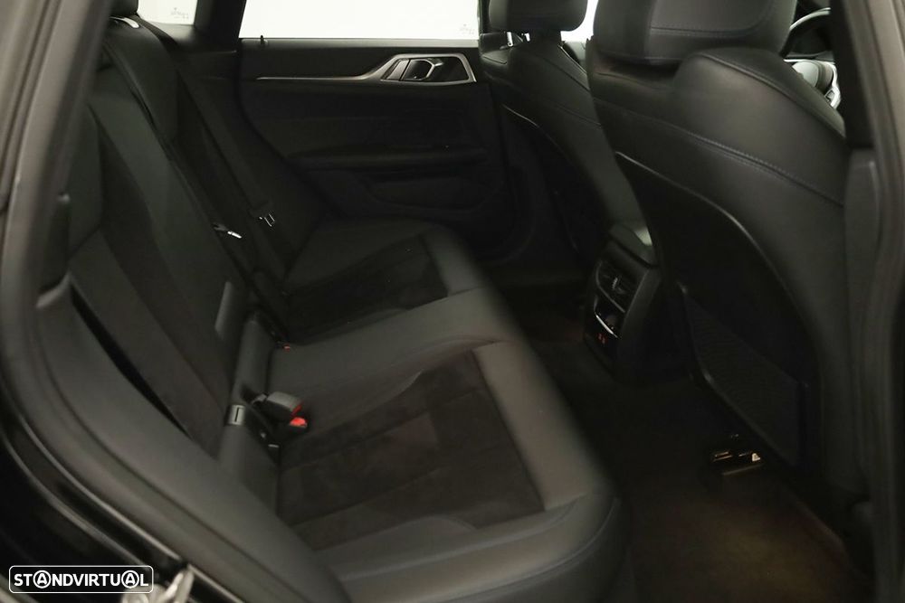 BMW 420 Gran Coupé i Pack Desportivo M Auto - 22