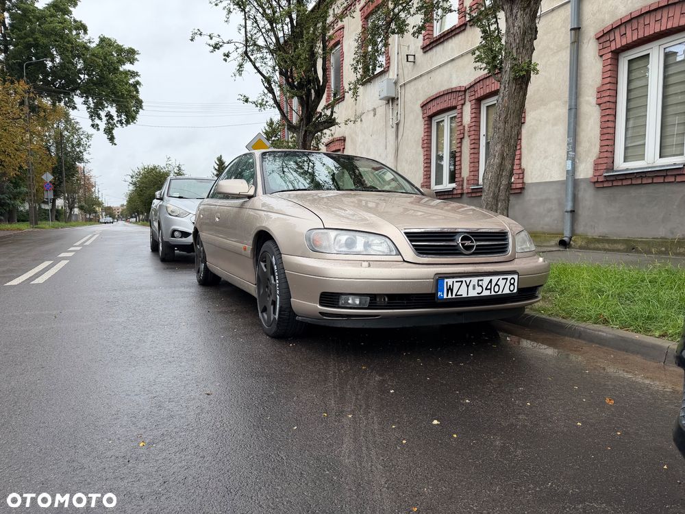 Opel Omega 2.2 Elegance - 2