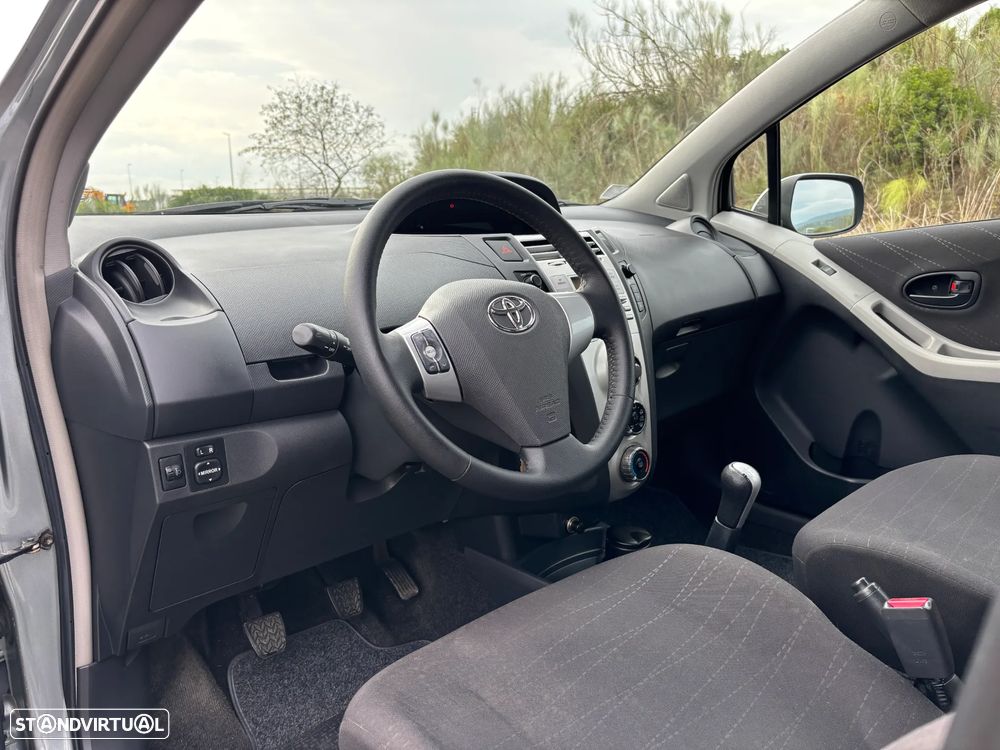 Toyota Yaris 1.0 VVT-i AC - 11