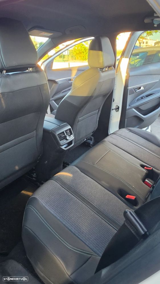 Peugeot 3008 1.6 Hybrid Allure Pack e-EAT8 - 11