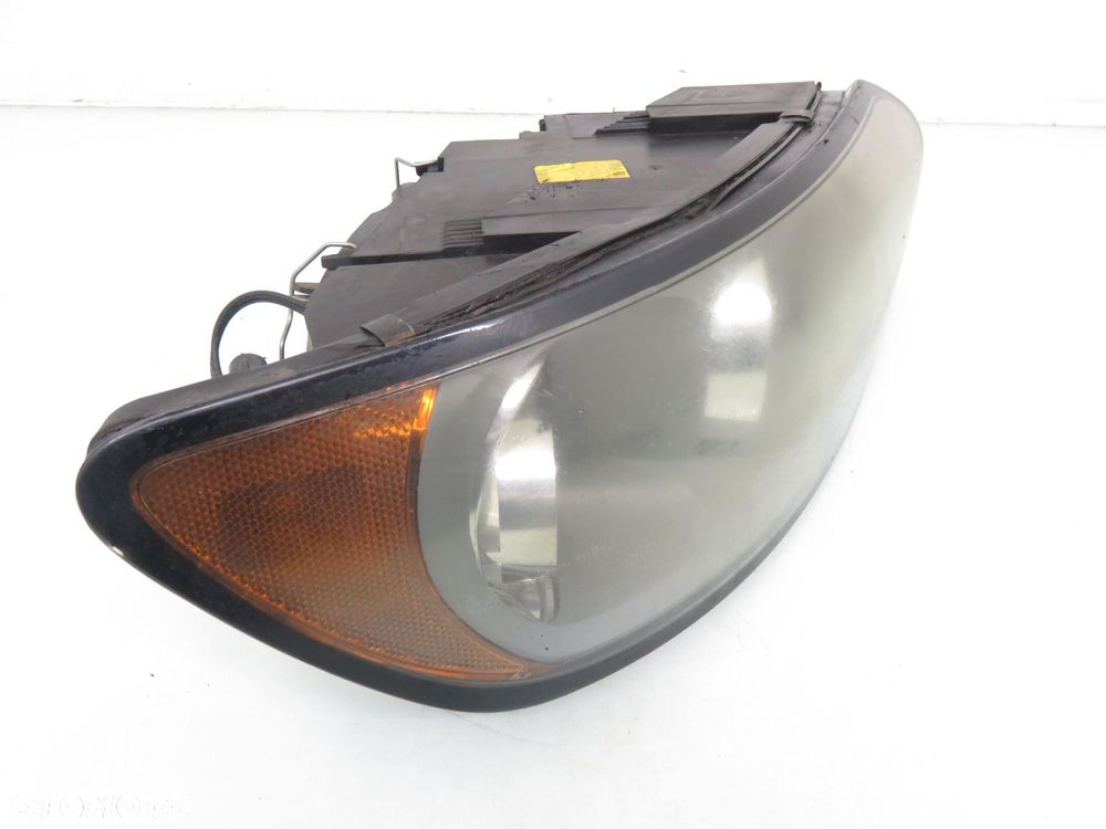 LAMPA PRAWA PRZEDNIA VOLVO S40 II (MS) 30698886RH 0301198204 - 8