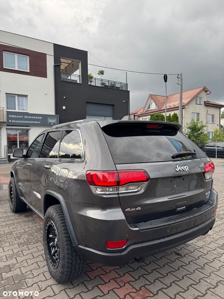 Jeep Grand Cherokee - 10