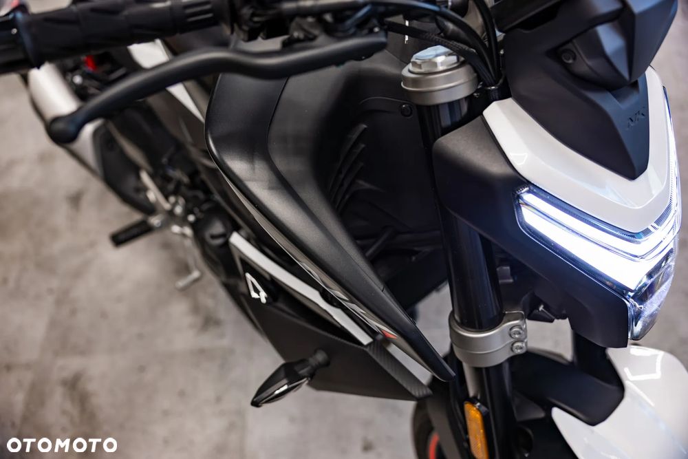 CFMoto 450NK - 6