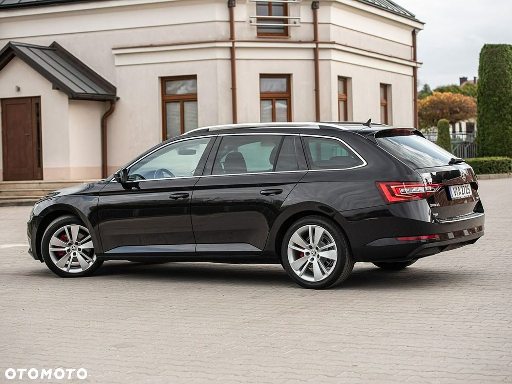 Skoda Superb 2.0 TDI DSG Premium Edition - 13