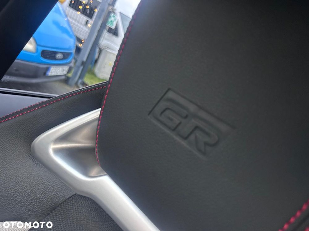 Toyota Corolla 2.0 Hybrid GR Sport Dynamic - 29