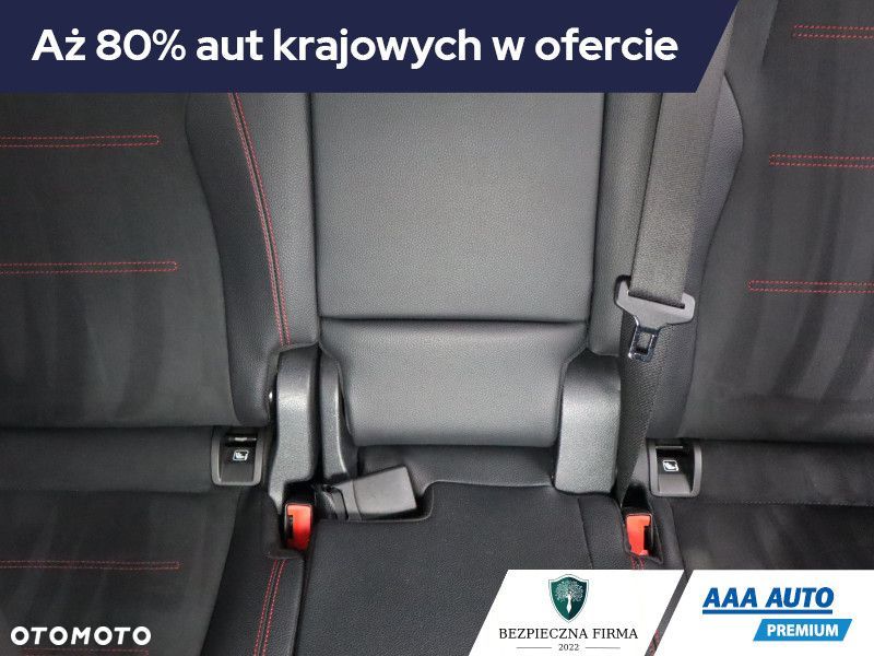 Mercedes-Benz GLA - 11