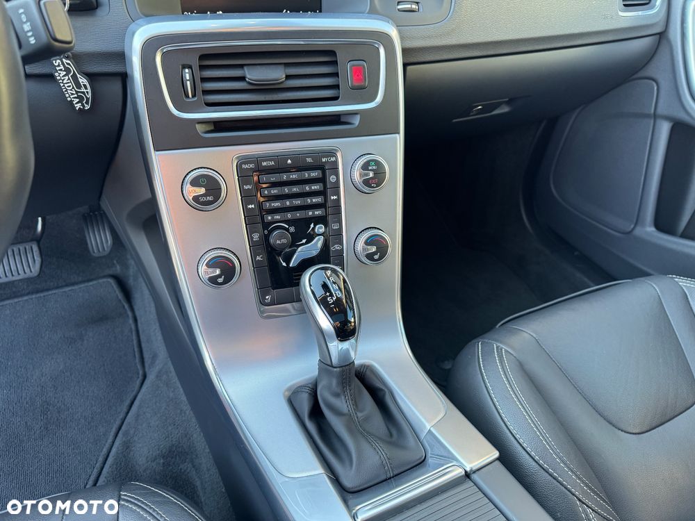 Volvo S60 T5 AWD Geartronic Summum - 33