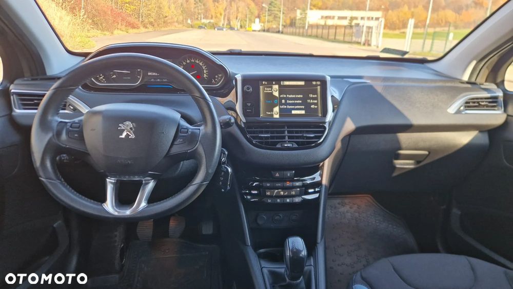 Peugeot 208 1.2 PureTech Allure - 11