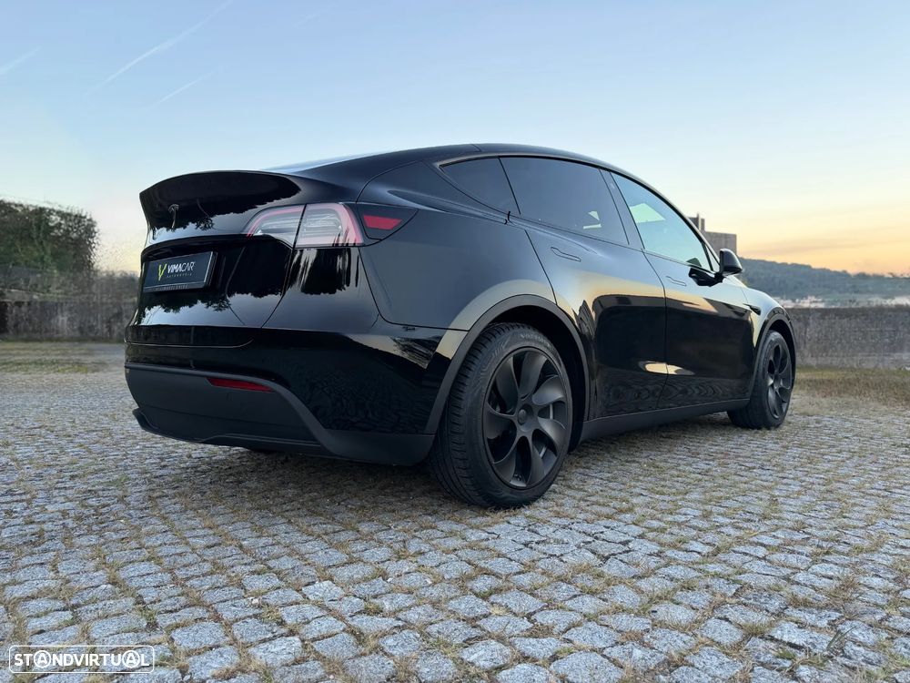 Tesla Model Y RWD - 4