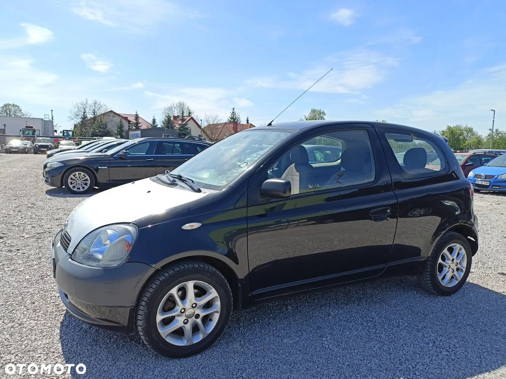 Toyota Yaris - 1