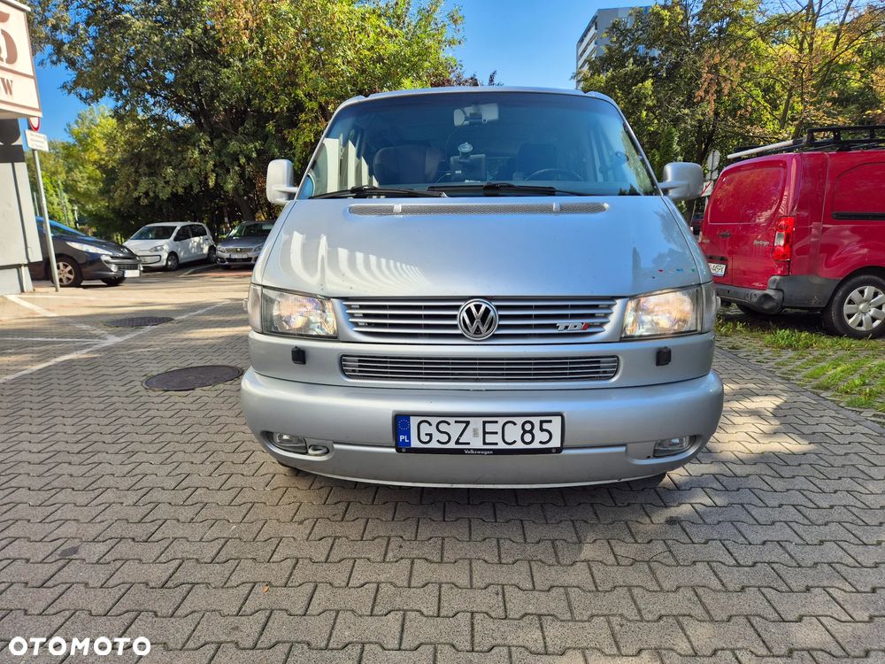 Volkswagen Multivan - 1