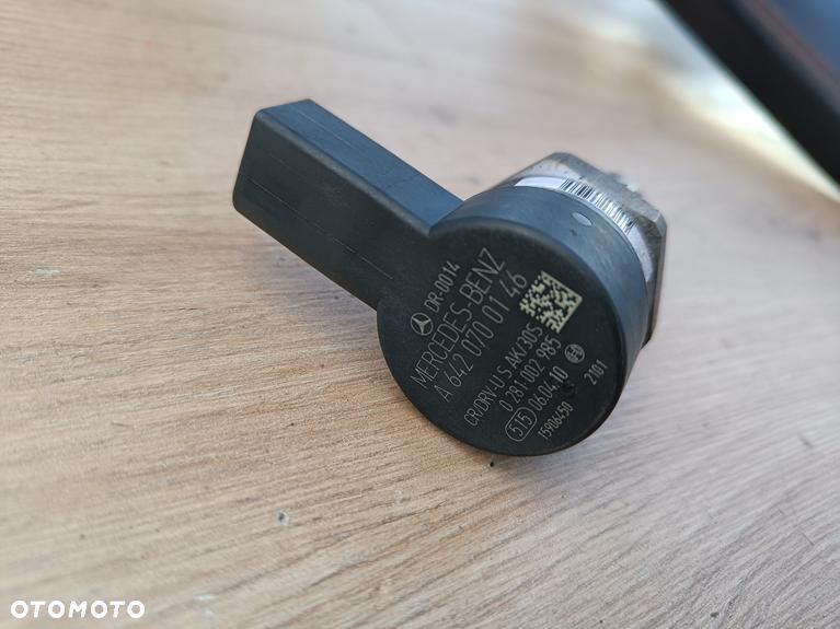 MERCEDES 3.0 3.5 V6 350 CDI OM 642 CZUJNIK ZAWÓR PALIWA REGULATOR A6420700146 - 2