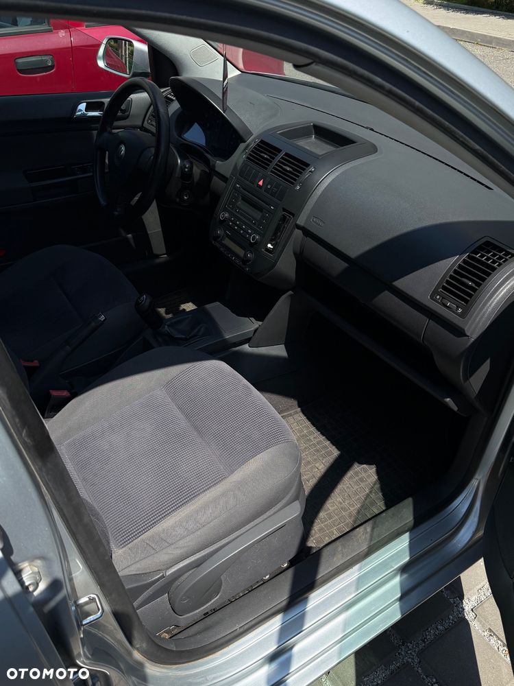 Volkswagen Polo 1.4 16V Comfortline - 10