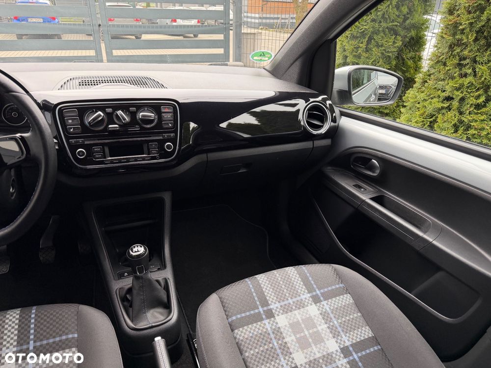 Volkswagen up! 1.0 high EU6 - 11